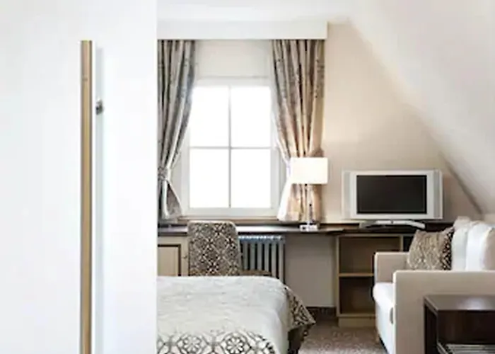 Burghotel Hotel 3*