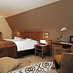ブルク　ホテル 3*