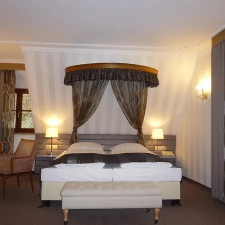 Burghotel فندق روتنبورغ أوب در تاوبر