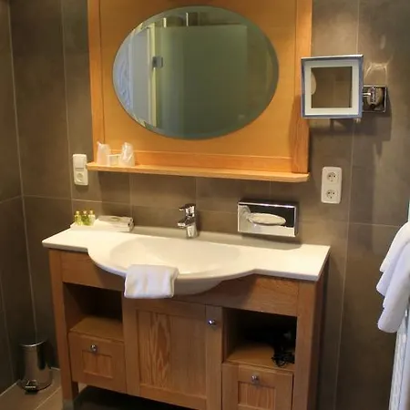 Burghotel فندق روتنبورغ أوب در تاوبر