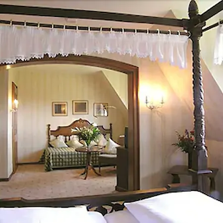 Burghotel מלון רוטנבורג אוב דר טאובר