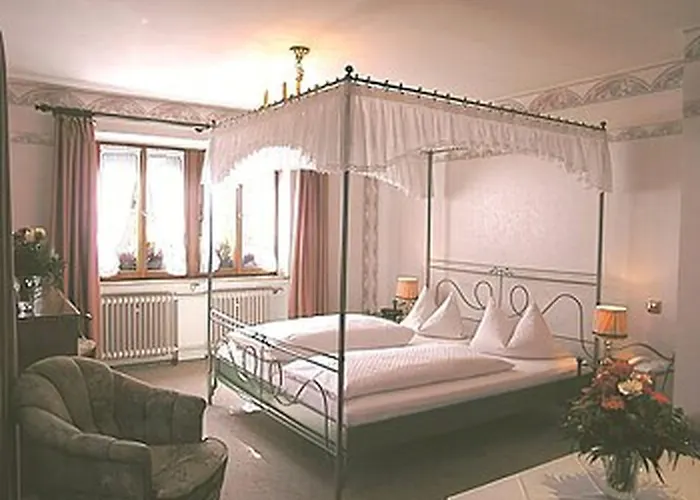 Burghotel Hotel 3*